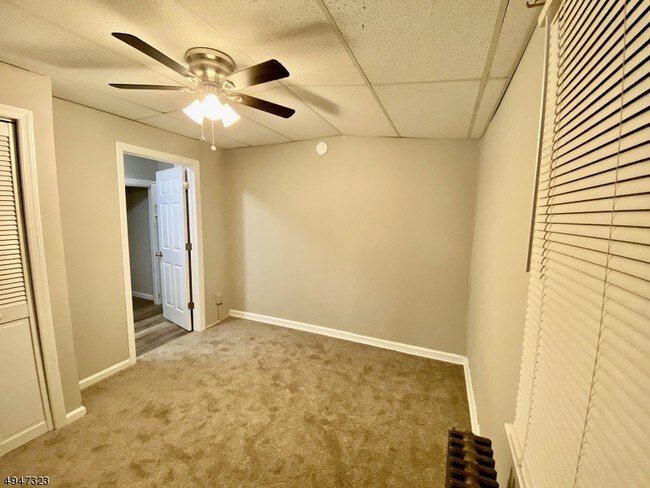 Foto del edificio - 672 Mt Hope Ave