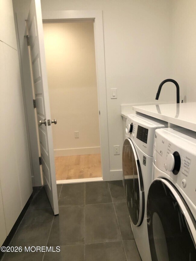 Foto del edificio - 1004 Van Ct Ave