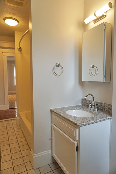 Building Photo - 383 Crescent St