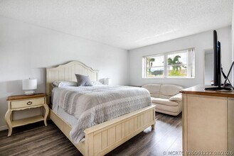 Building Photo - 2523 Dudley Dr W