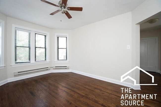 Foto del edificio - 3855 N Greenview Ave