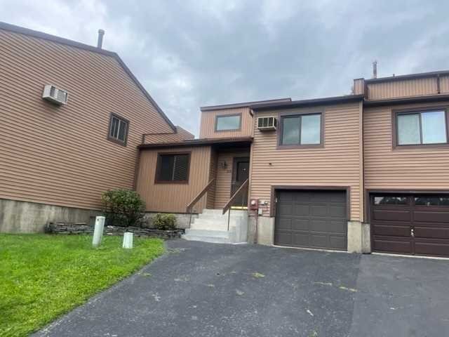 Foto principal - 24 Walnut Ct