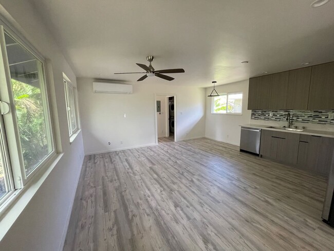 Living room - 1322 Kanewai St