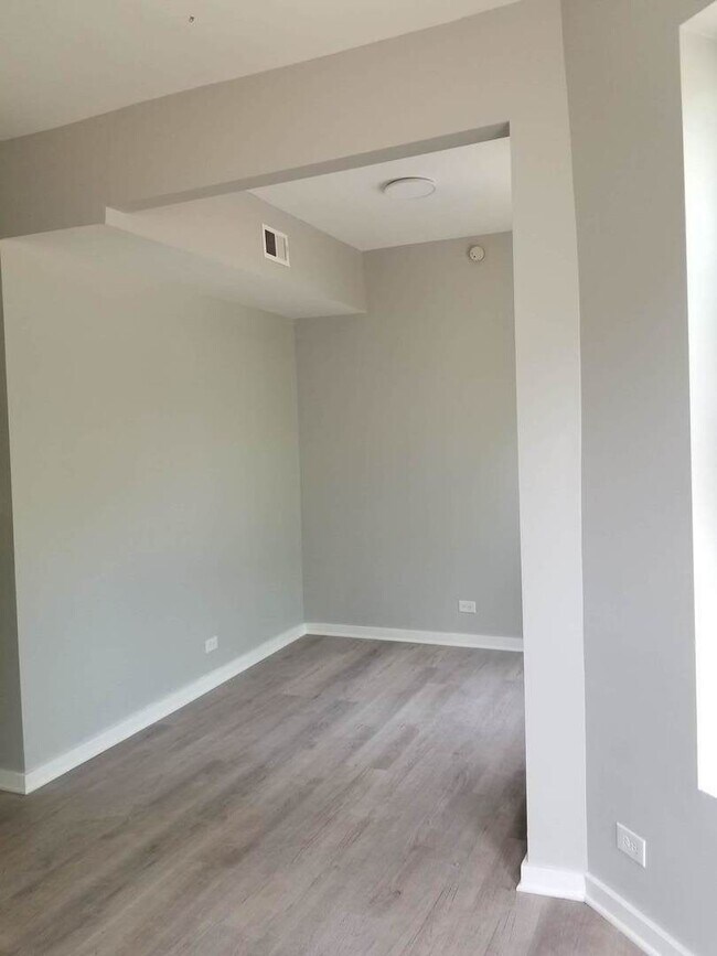 Foto del edificio - 5632 S Lowe Ave
