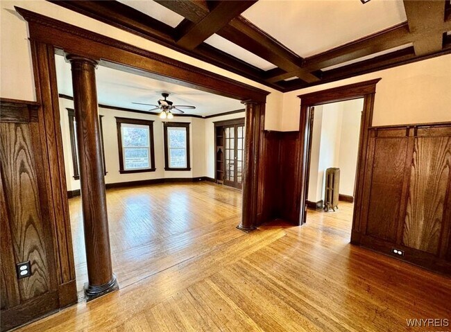 Building Photo - 602 Bird Ave