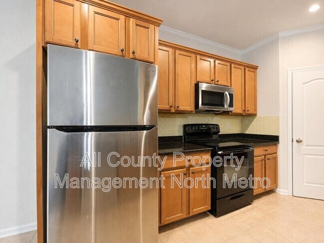 Building Photo - 2623 Cedar Dr