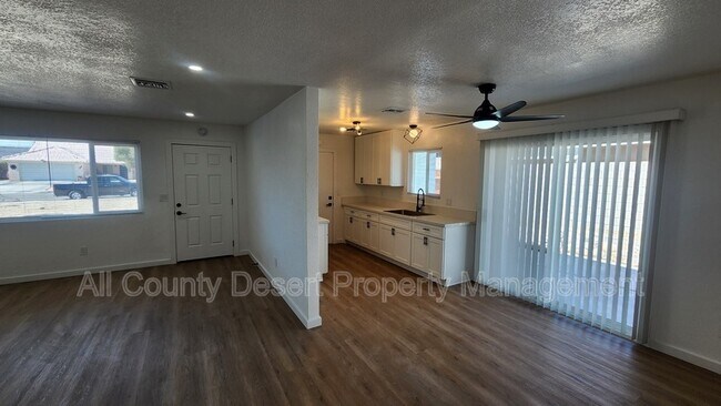Building Photo - 13388 Cactus Dr