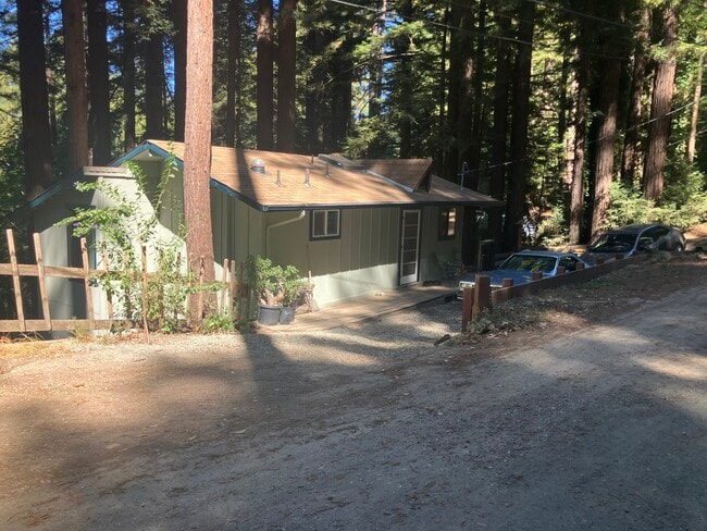 Building Photo - 12235 Volver Ave