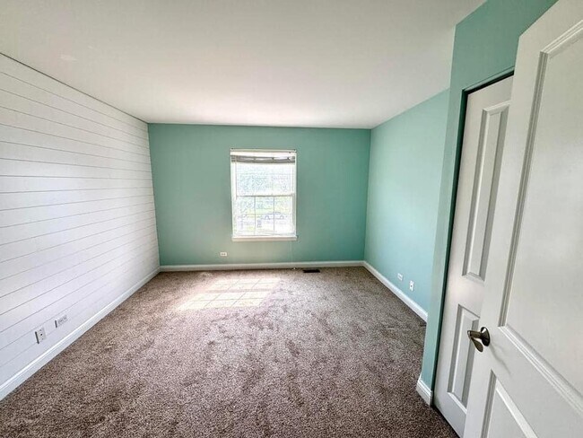 Building Photo - 1437 Meadowsedge Ln