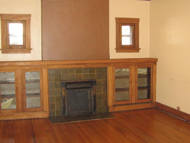 Building Photo - 314 E Stanton Ave