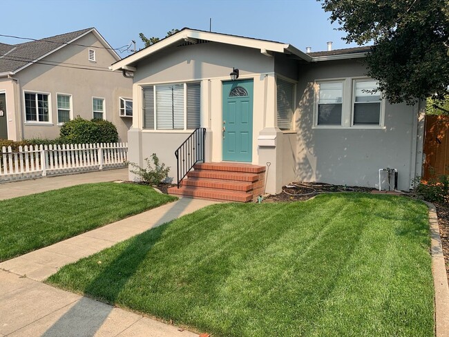 Updated, One of a Kind 2 Bed / 1 Bath Home... - Updated, One of a Kind 2 Bed / 1 Bath Home...