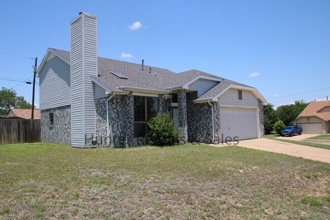 Building Photo - Two-Story Living!