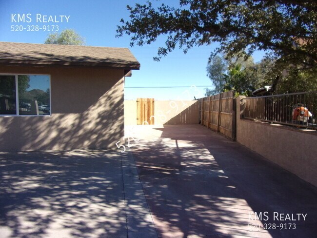 Foto del edificio - 2920 W Avenida Domingo