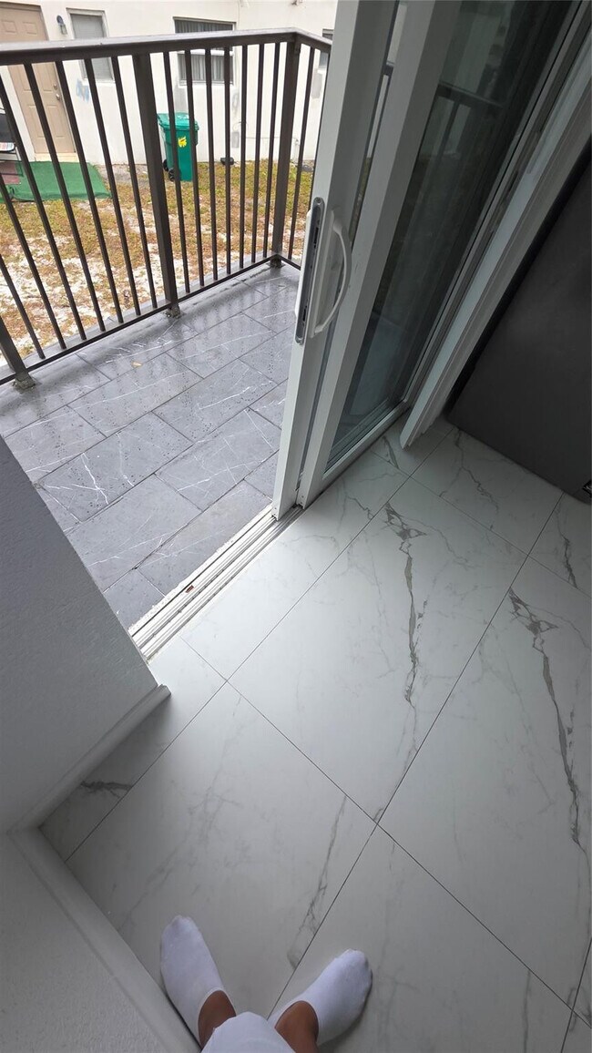 Foto del edificio - 5332 NW 18th St