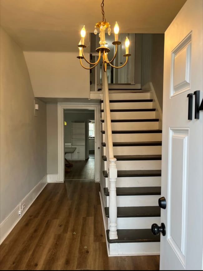 Foto del edificio - 114 N Brown St