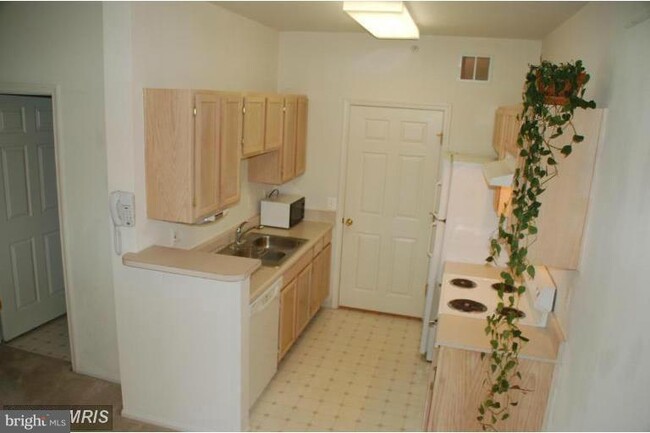 Building Photo - 1580 Spring Gate Dr.