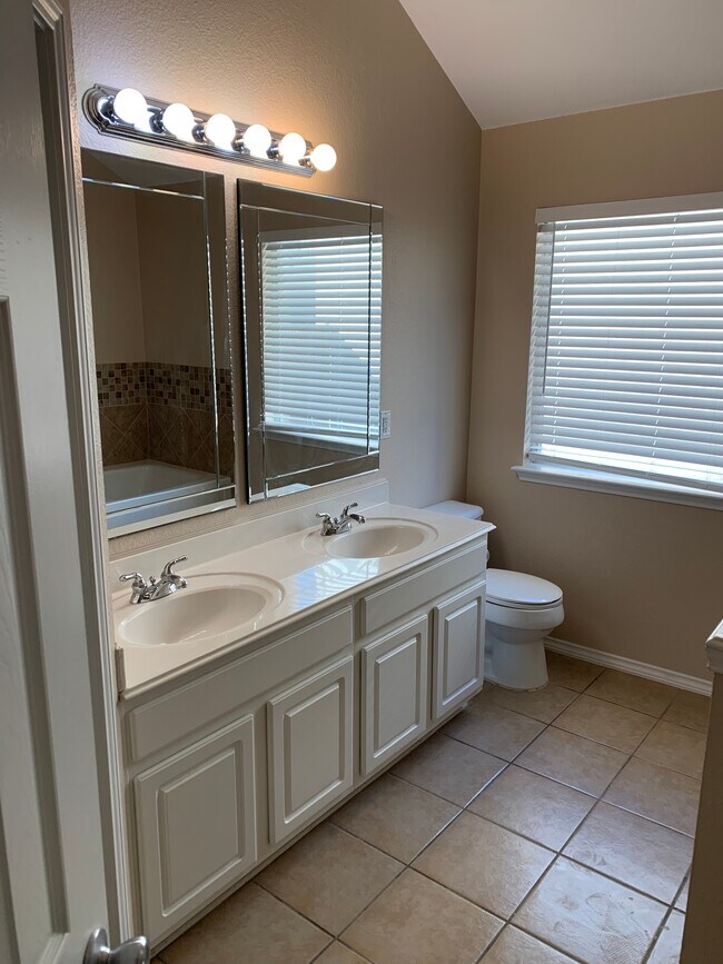 Master Bathroom Vanity - 4008 Drexmore Road