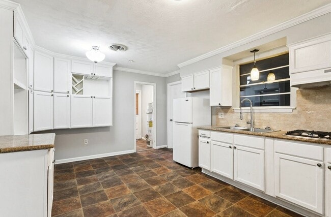 Foto del edificio - 7928 Edward St