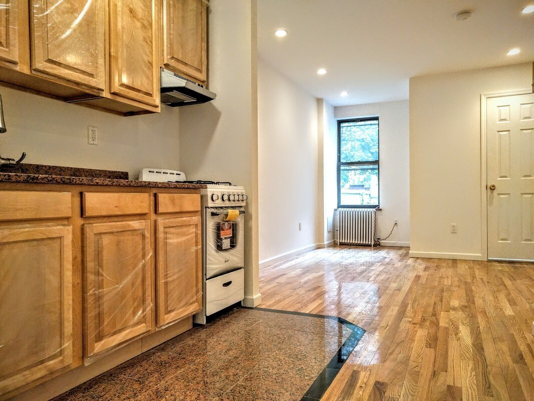 Primary Photo - 1413 2nd Ave