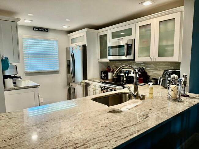 Building Photo - 2800 Fiore Way