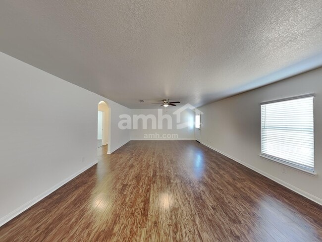 Building Photo - 7329 Canyon Light