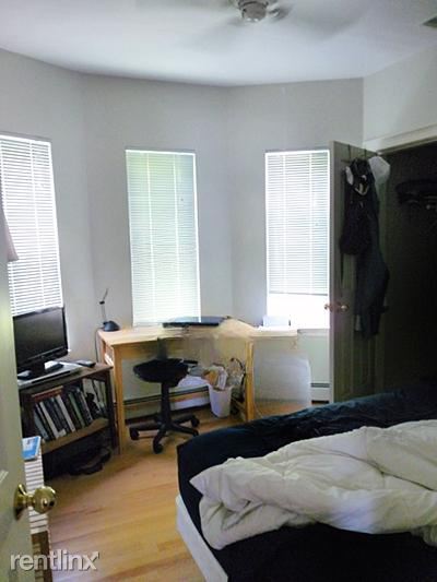 Foto del edificio - 3 br, 2 bath Triplex - 25 Raymond St 2