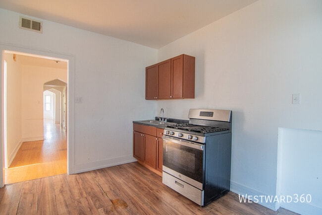 Foto del edificio - 7833 S Kingston Ave