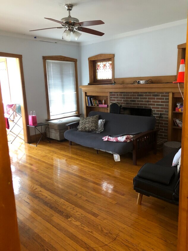 Primary Photo - 1322 W Arthur Ave