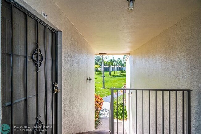 Foto del edificio - 111 Deer Creek Blvd