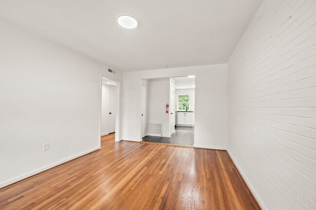 Building Photo - 1640 W Northwest Blvd