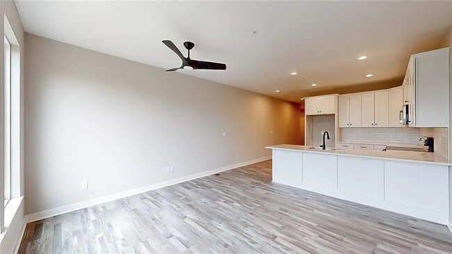Building Photo - 12310 S Prairie Creek Rd