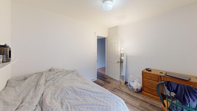 Building Photo - 33 Schubert St