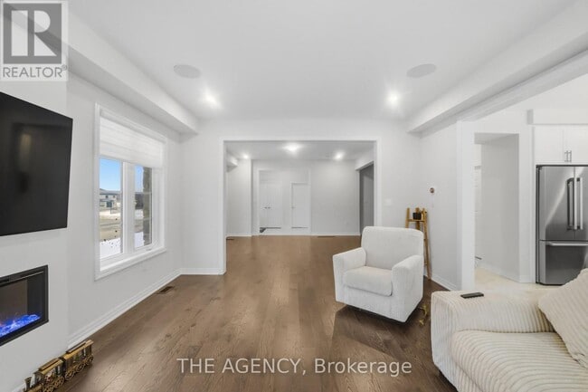 Photo du bâtiment - 134 Flood Ave