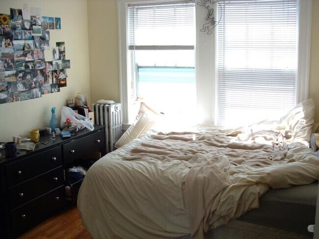 Foto del edificio - Pets-Friendly, Porch, Laundry on a Site, Parking for Rent, Yard