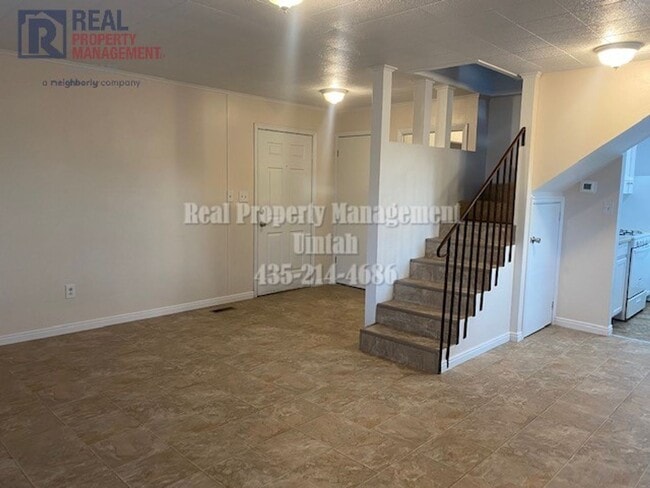 Foto del edificio - Cute 3 Bedroom 1 Bathroom Apartment