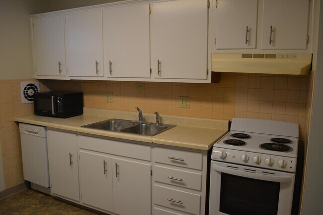 Foto del edificio - 1533 Elmwood Ave