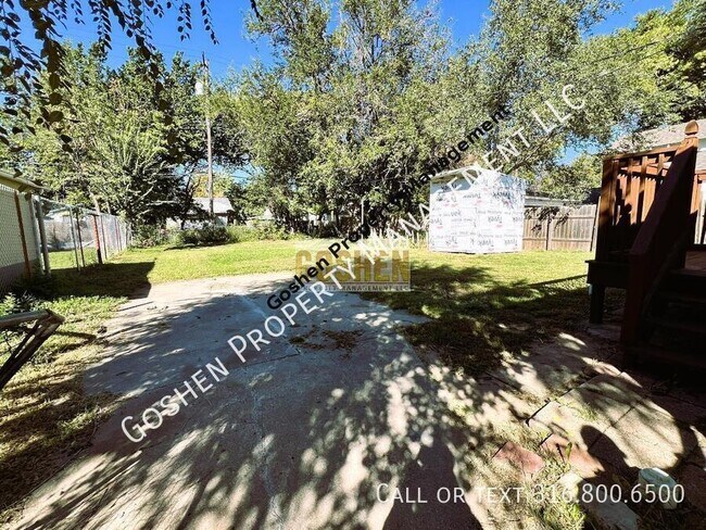 Foto del edificio - Adorable Updated Home with Large Backyard