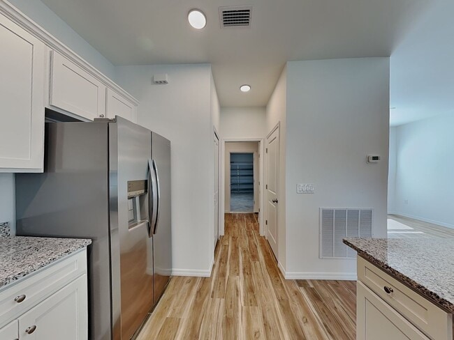 Building Photo - 5281 Gillot Blvd