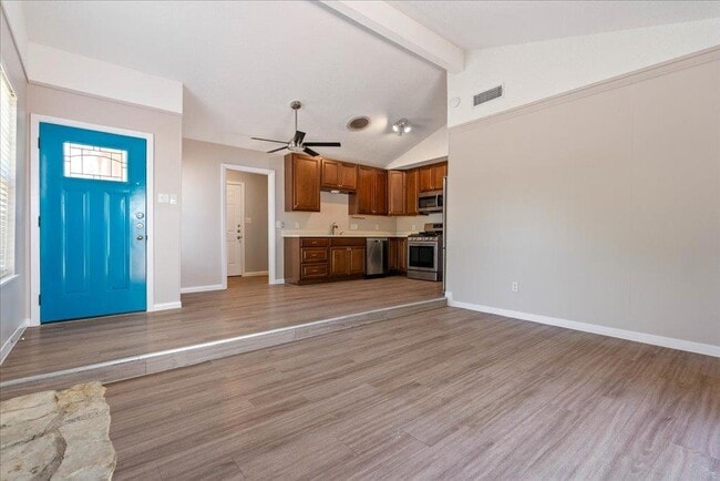 Foto del edificio - 5802 Gloucester Ln