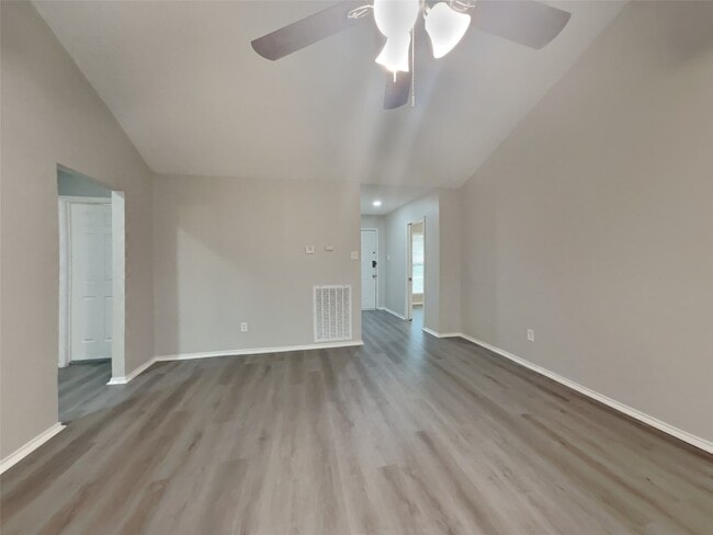 Building Photo - 15 S Drifting Leaf Ct