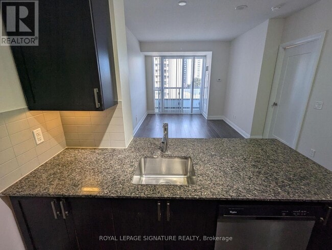 Photo du bâtiment - 18 Graydon Hall Dr