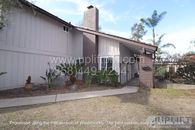 Foto del edificio - 4 bedroom, 3 bathroom w/ Beautiful Yard