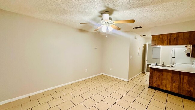 Building Photo - 979 BERKLEY ROAD Unit #4, AUBURNDALE, Florida 33823
