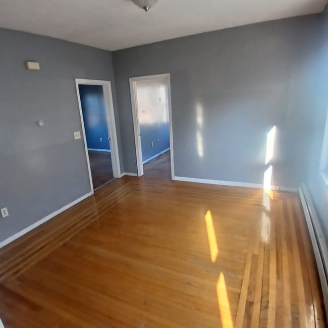 Building Photo - 490 Edgewood St