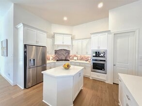 Building Photo - 22045 Gateway Arch Dr