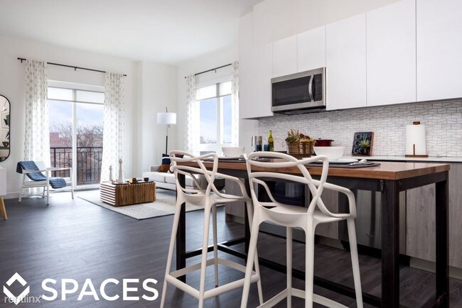 Foto del edificio - 4185 W Irving Park Rd