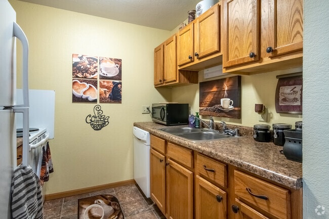 2HAB, 1BA - 700 ft² - Maple Creek