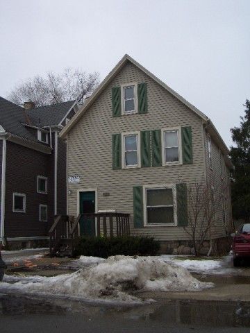 Foto principal - 3 br, 1 bath Duplex - 1218 Washtenaw Ct Ap...