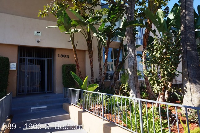 Building Photo - 1963 S Bedford St