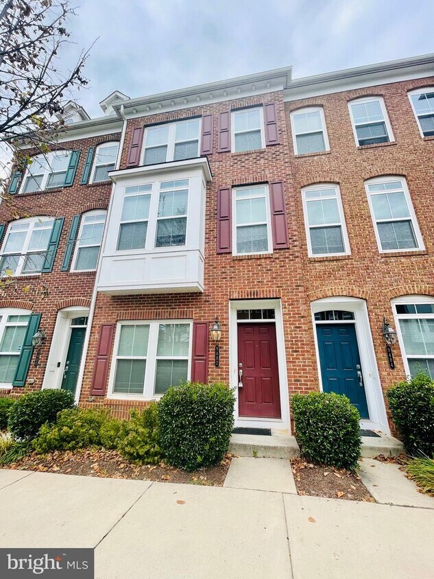 Primary Photo - 9482 Canonbury Square